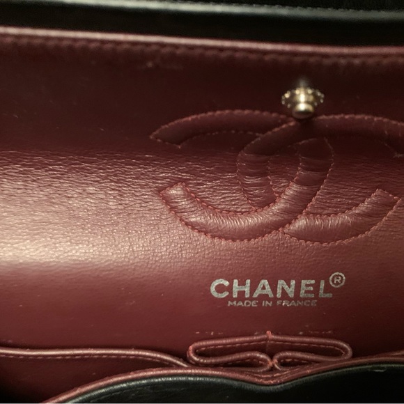 Authentic classic Chanel black double flap handbag with silver hardware. - Picture 14 of 16